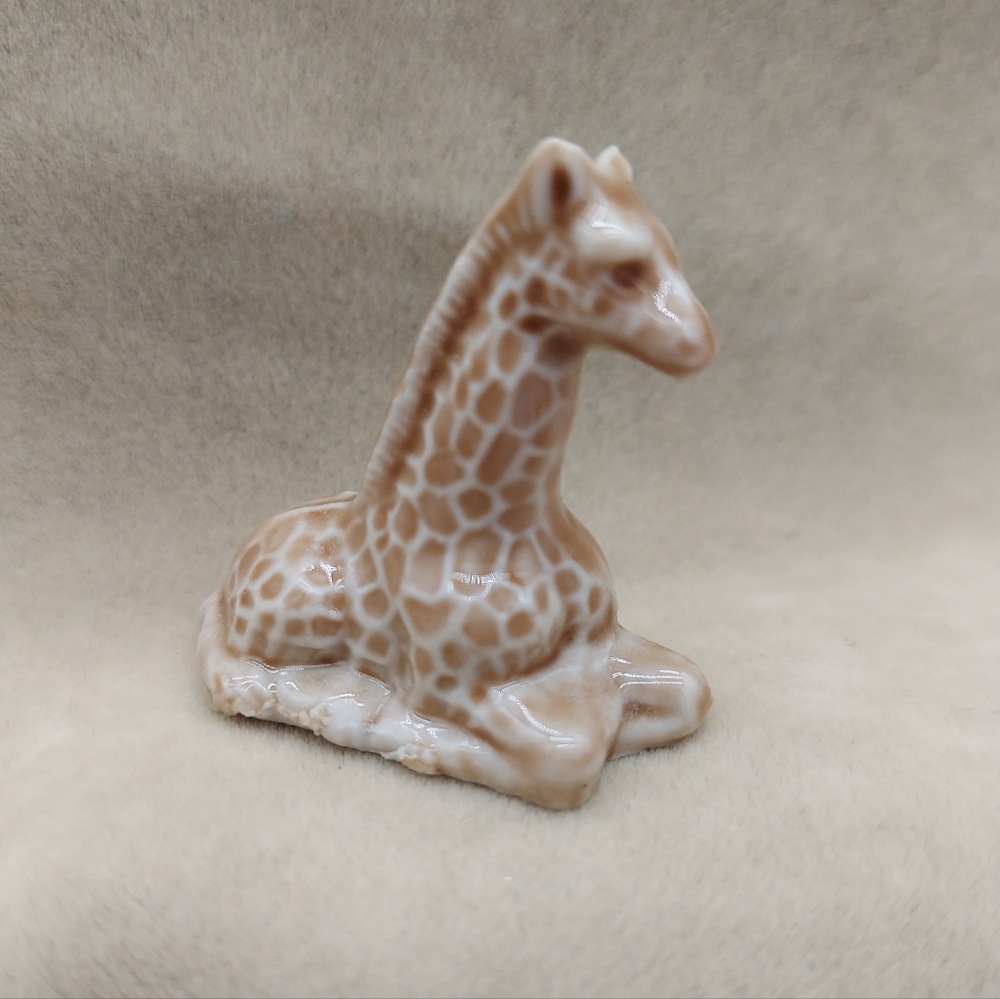 Giraffe Wade Whimsies Of England Figurine